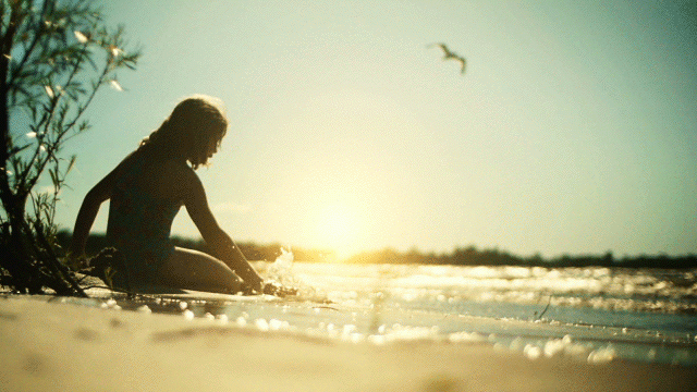 PatriciaBeachCinemagraph.gif, 1 MB